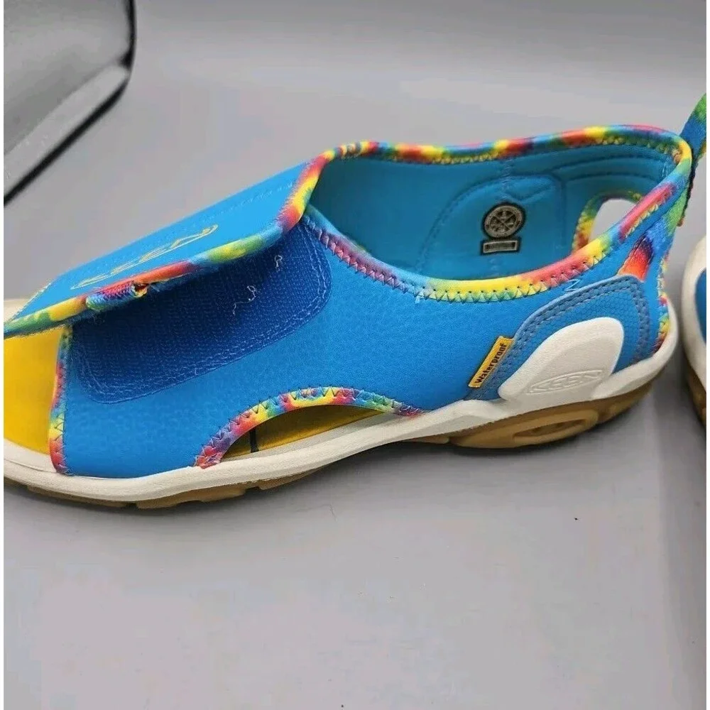 Keen Knotch River Kids Girls Sandals Size 5 Blue Yellow Water Sport Shoes